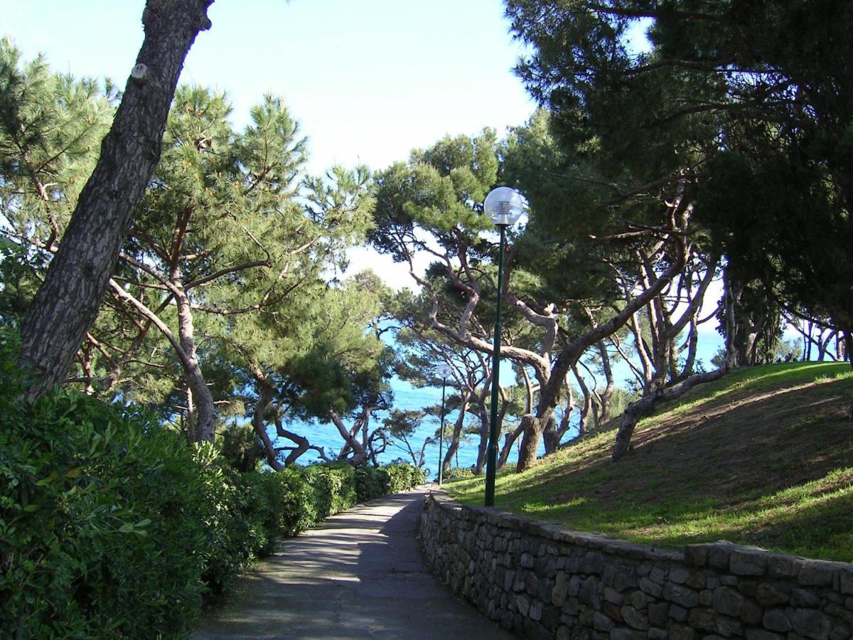 Apartmán Old Town Lemon Charm Bordighera Exteriér fotografie